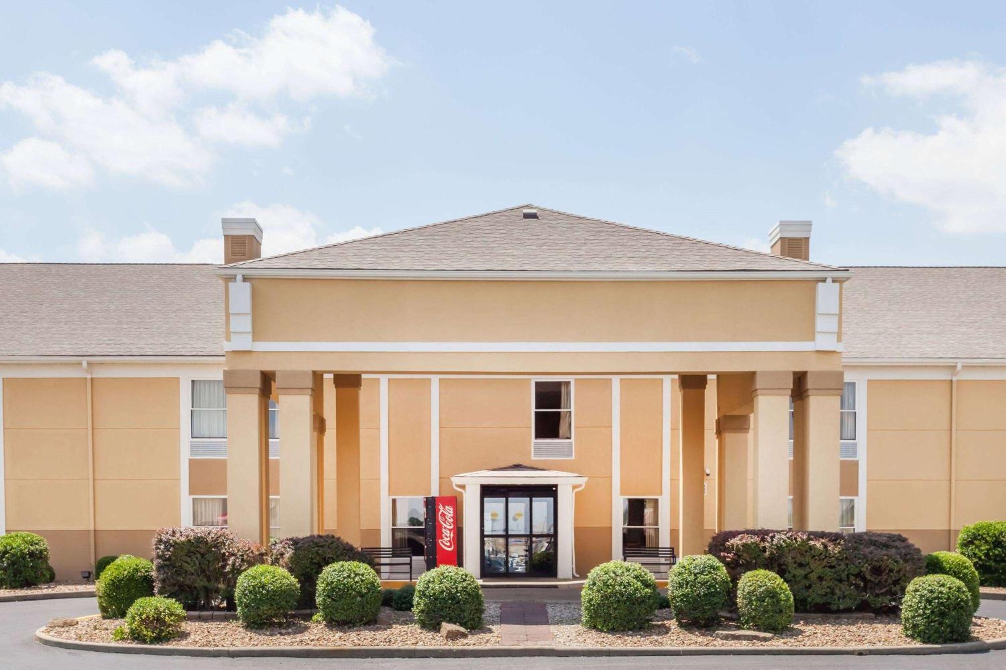 Super 8 By Wyndham Evansville North Stacer Exteriér fotografie
